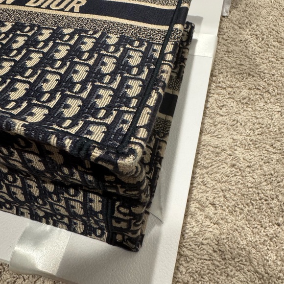 Authentic Large Dior Book Tote Ecru and Blue Dior Oblique Embroidery EUC w/Box - Picture 7 of 16